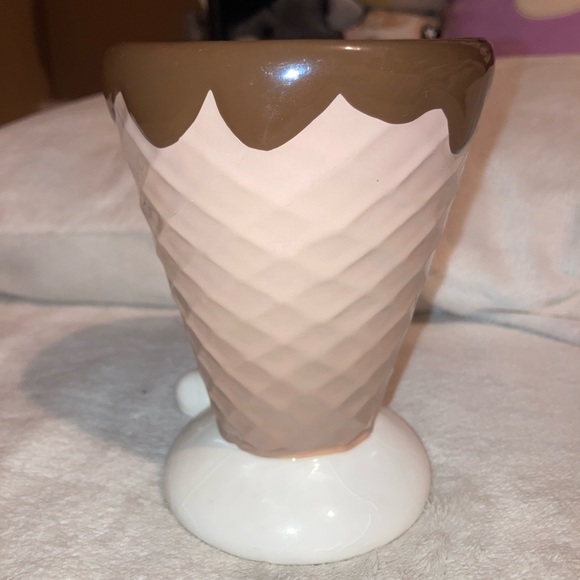 2004 Galerie M&M's Ice Cream Cone Sunday Red Ceramic Cup Bowl - Picture 2 of 4